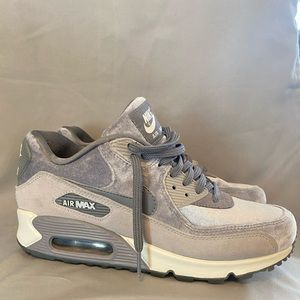 Nike Air Max Woman’s Sz 7